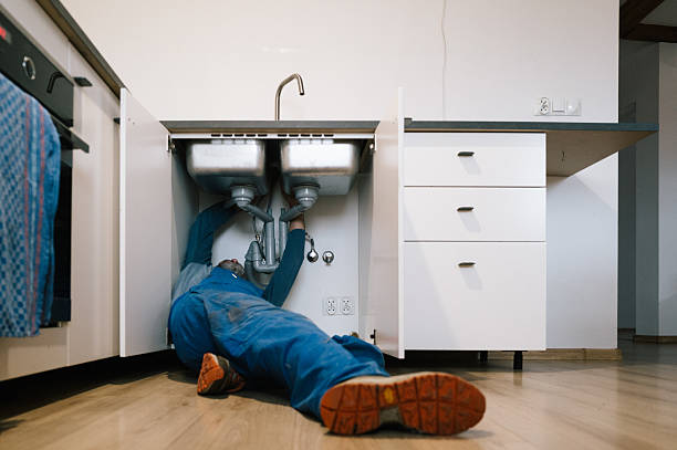 Professional Leak Detection technician working in Harvel, IL